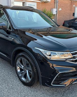 Volkswagen Tiguan 2.0 TDI 150 CV SCR DSG R-Line in