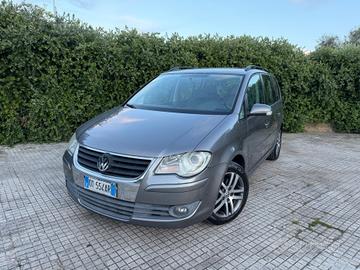 VOLKSWAGEN TOURAN 2009 7 POSTI 1.9 DIESEL *UNICOPR
