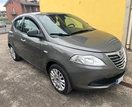 Lancia Ypsilon 1.2 69 CV 5 porte S&S Silver