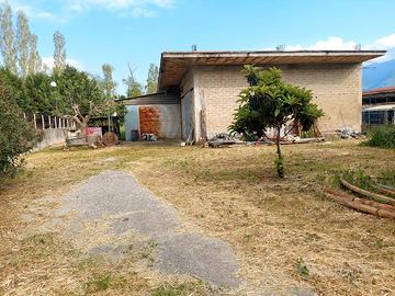 capannone e terreno 