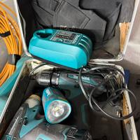 makita due avvit piu torcia led