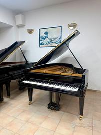Steinway & Sons modello O