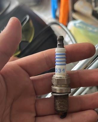 Candela per moto o macchina a benzina