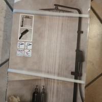 Colonna doccia nera con miscelatore 