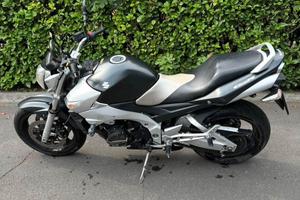 Suzuki gsr 600 - 2006