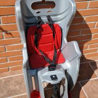 Seggiolino per bicicletta posteriore.