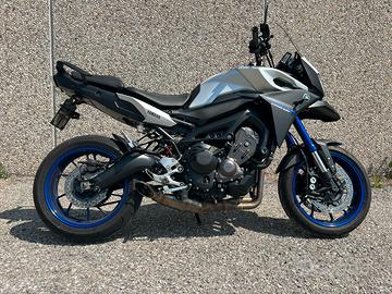 Yamaha tracer 900