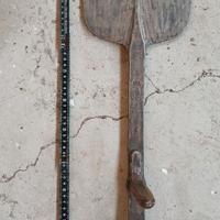 Antico tagliafieno in ferro forgiato