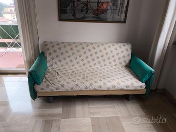 Divano 3 posti con letto a doghe