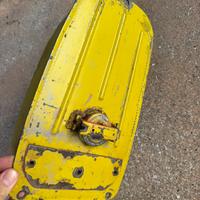 Vespa 50 Giallo cromo, serbatoio conservato