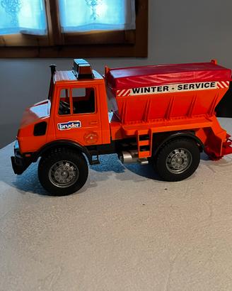 Camion giocattolo Bruder