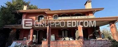 Immobile in asta di 248 m² con più di 5 locali a Z