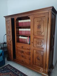 armadio on legno massello.