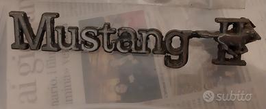 Ford Mustang II emblema 