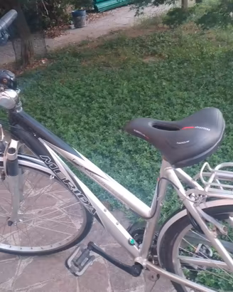 city bike in alluminio da donna