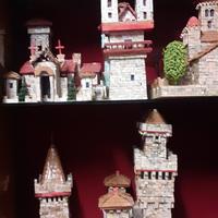 borgo  con castello in mattoncini