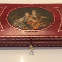 Antico grande portagioie in pelle o similpelle 