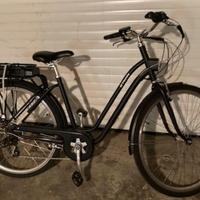 Bicicletta con pedalata assistita Elops 120E