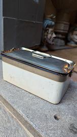 Contenitore in metallo smaltato antico 