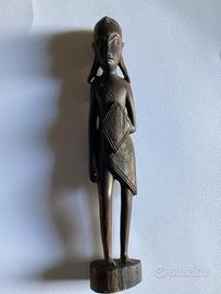 Scultura Statua guerriero africano in legno ebano