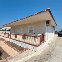 Villetta singola, 10 posti letto,130metri dal mare