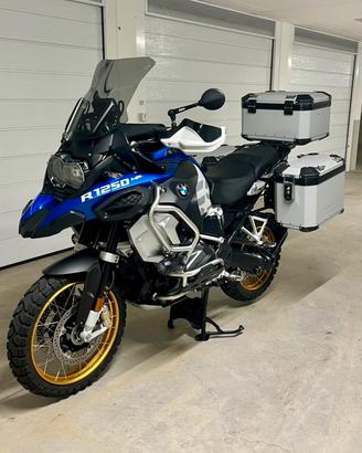 BMW R1250GS ADV HP + Navigator VI