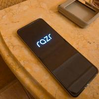 Motorola razr50 256 gb