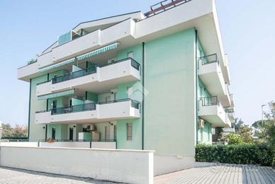 3 LOCALI A ROSETO DEGLI ABRUZZI