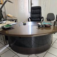 Elegante Arredo Ufficio in Ebano