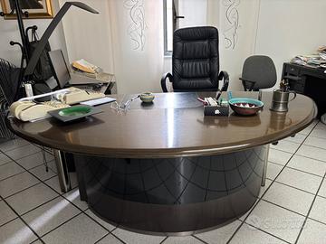 Elegante Arredo Ufficio in Ebano