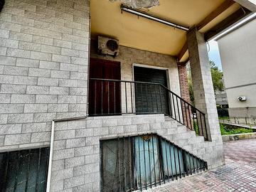 Ampio locale C1 trasformabile in civile abitazione