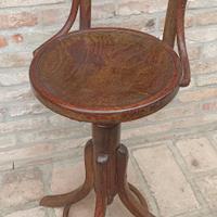 sgabello in legno regolabile, antico, funzionante
