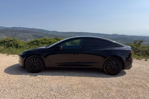 TESLA MODEL 3 HIGHòLAND RWD 2024