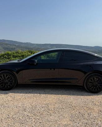 TESLA MODEL 3 HIGHòLAND RWD 2024