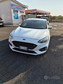 Ford Focus St line