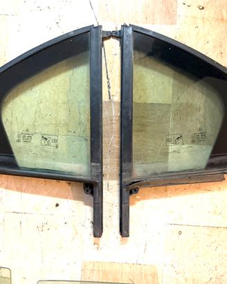 Vetri triangolo posteriore mercedes clase a 180
