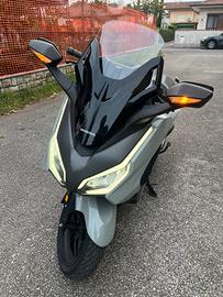 Honda Forza 350