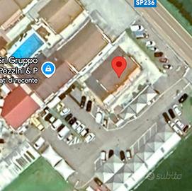 Locali e area commerciale fronte statale