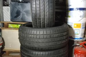 Gomme usate estive legate tutto l'annuncio.