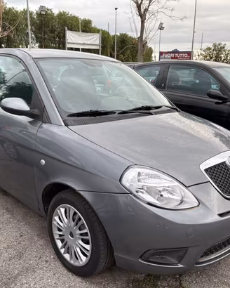 Lancia Ypsilon 1.3 MJT 75 CV Argento