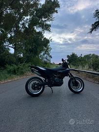 Husqvarna 701 supermoto