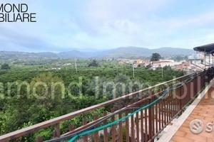 Grazioso appartamento mansardato a fiumefreddo