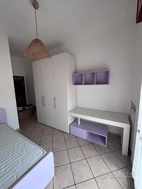 Arredamento camera completo — Bianco e lilla