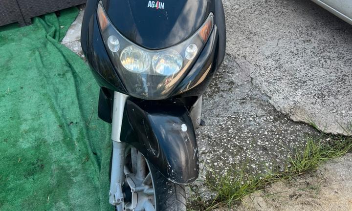 Beverly 200 anno 2004