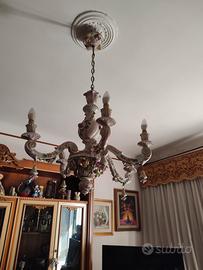 Lampadario in porcellana Capodimonte