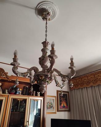 Lampadario in porcellana Capodimonte