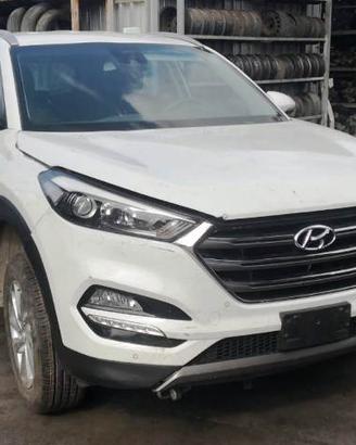 HYUNDAI TUCSON 4WD  - 2.0D 100 KW - ANNO 2016