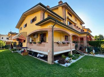 Villa a schiera Casalgrande [Cod. rif 3330448VRG]