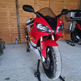 Yamaha R1 a carburatori!!!