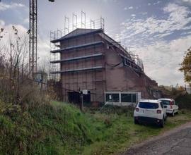 Edificio in costruzione e terreno a Collazzone PG